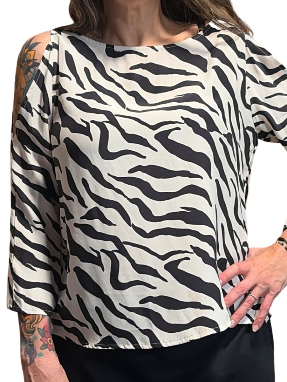 Sz.L*Neiman Marcus*Zebra Print Cold Shoulder Long Sleeve Blouse--100% SILK
